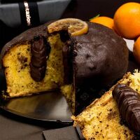 Panettone mit Schokolade und kandierten sizilianischen...